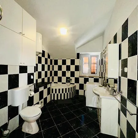 Sea Breeze Apartment